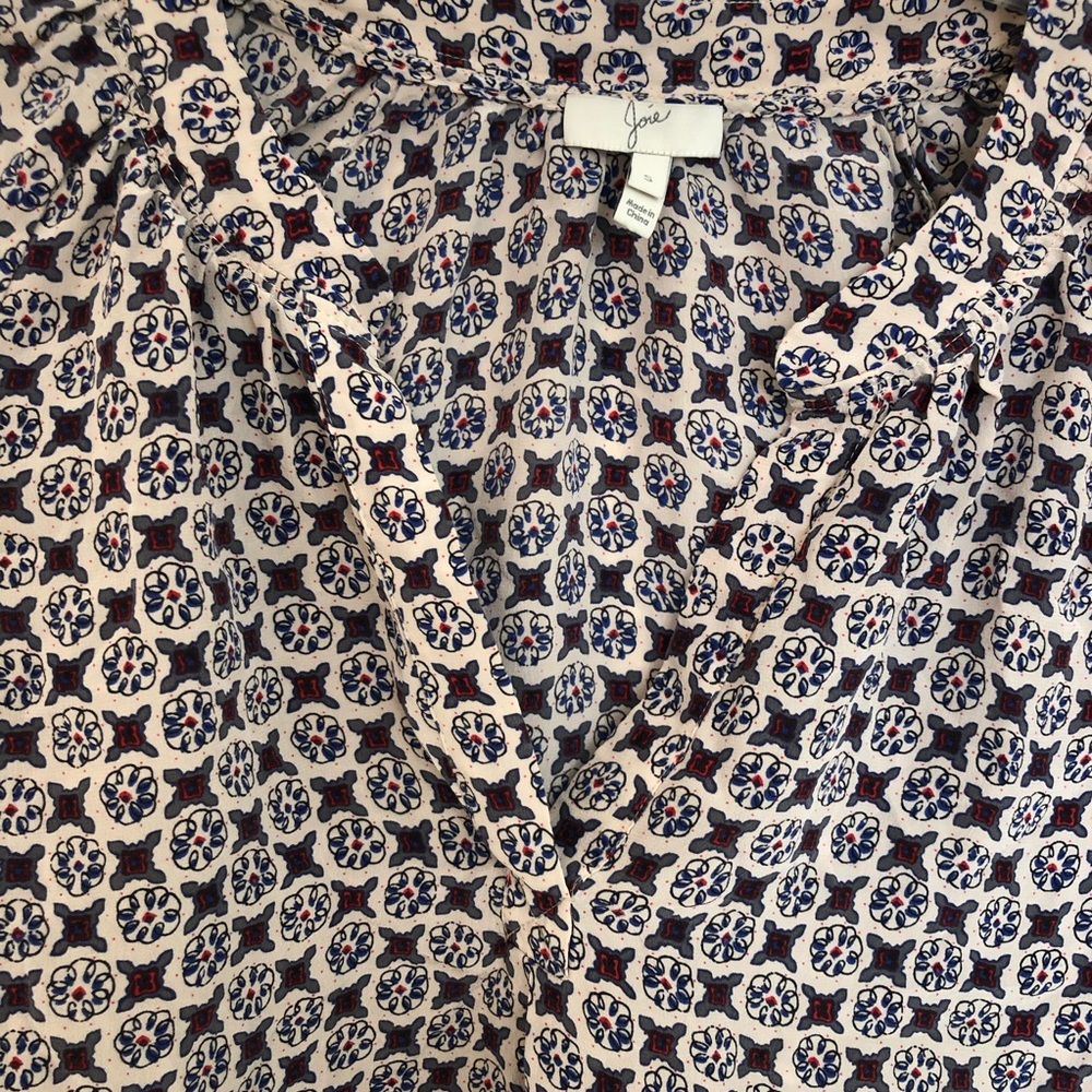 Joie Modele Addie B Print Silk Popover Blouse - Picture 4 of 7